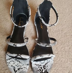 NWT Lulus Snakeskin Sandals